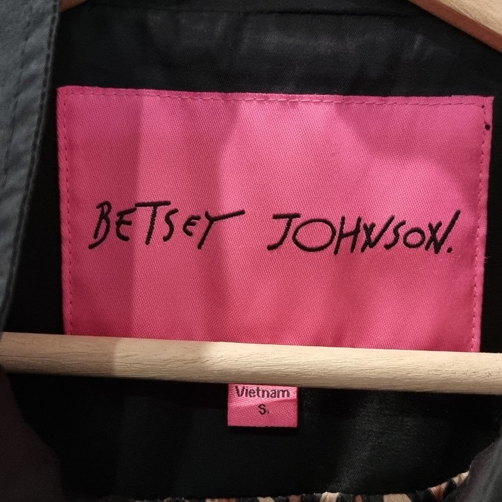 Betsey Johnson Black Cape Jacket Size Small (10) Belted Lined Designer - Picture 7 of 11